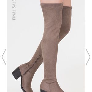 Black thigh high boots BRAND NEW NEVER WORN 8.5